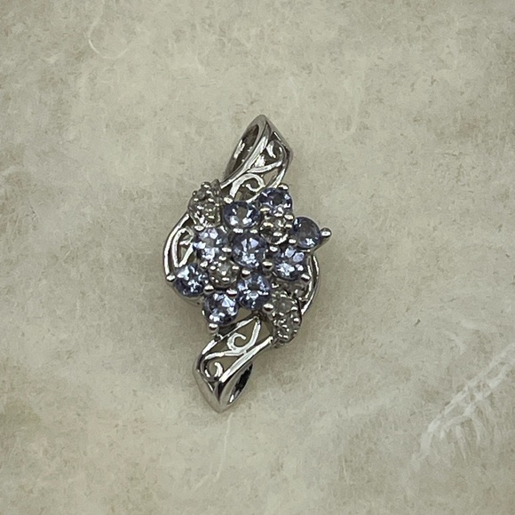 10K White Gold Tanzanite 💎 Diamond Accent Pendant - Vintage Estate, 1990s - Picture 10 of 15